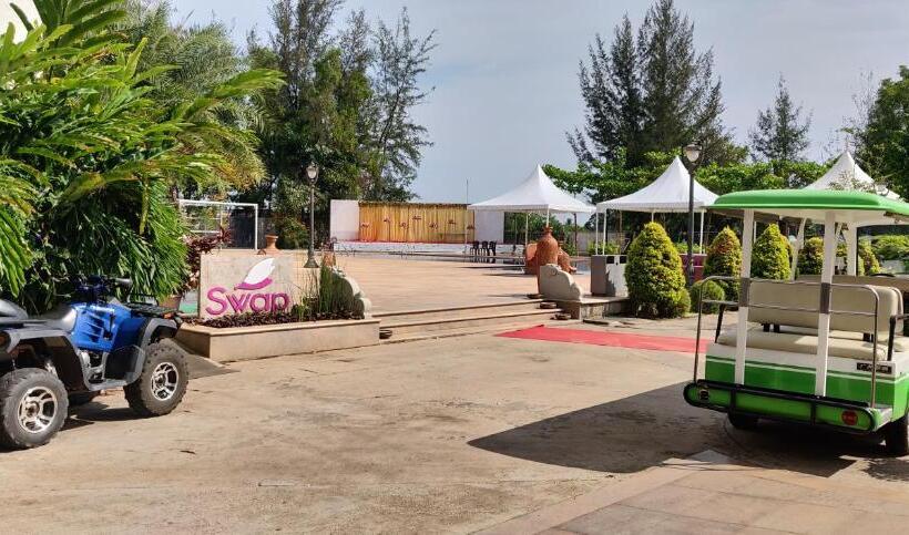 Uva Meridian Bay Resort & Spa