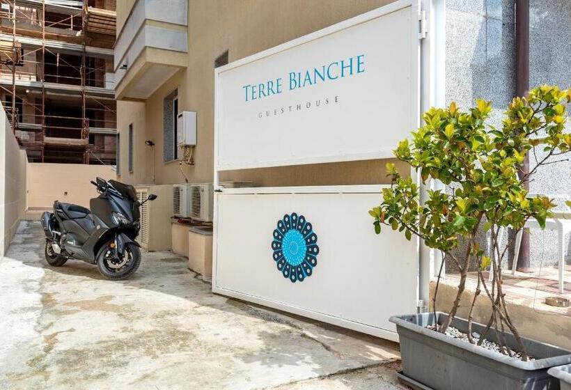 تختخواب و صبحانه Terre Bianche