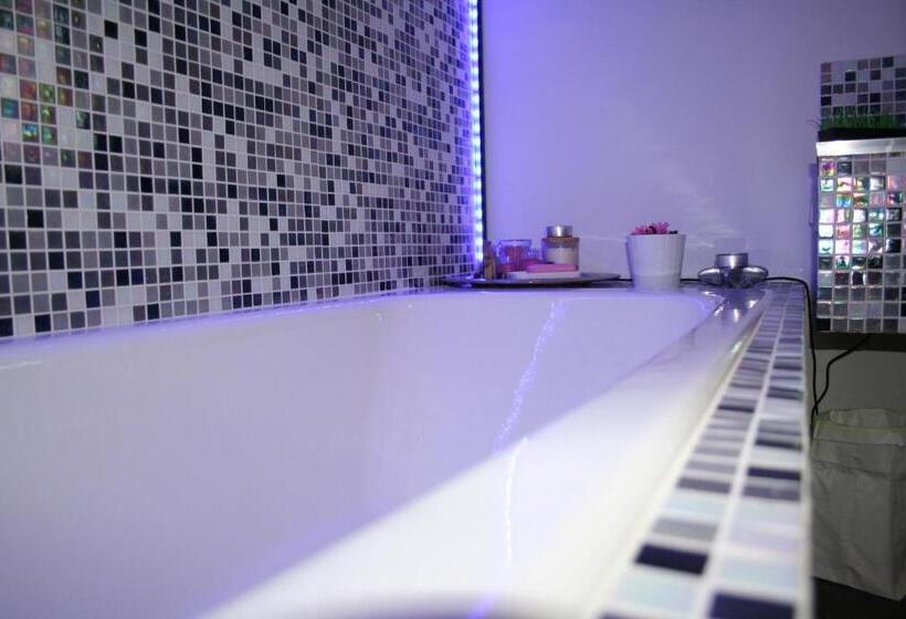 مبيت وإفطار The Incantation Guest House