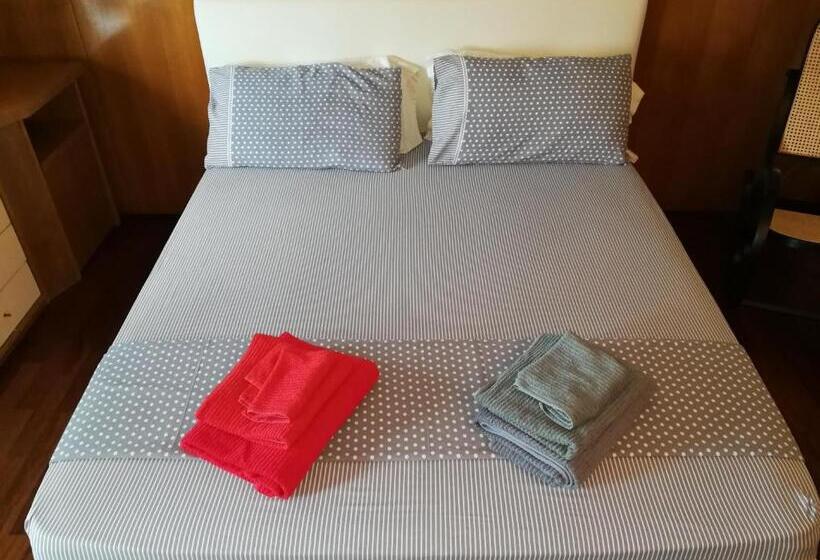 مبيت وإفطار The Incantation Guest House