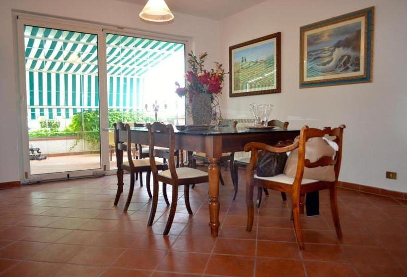 مبيت وإفطار The Incantation Guest House