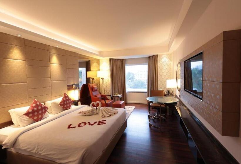 ホテル Cenneys Gateway