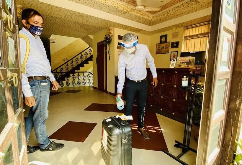 هتل Classic Inn Near Railway Station Jaipur