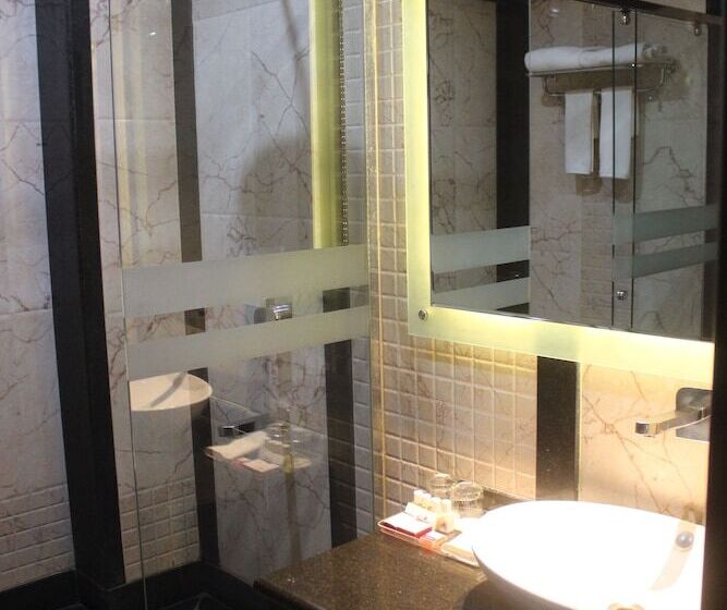 Fotos del hotel Ramada By Wyndham Varanasi Katesar:  11