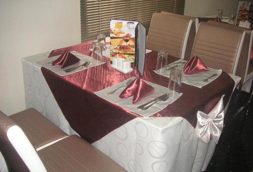 هتل The Habitat Suites International