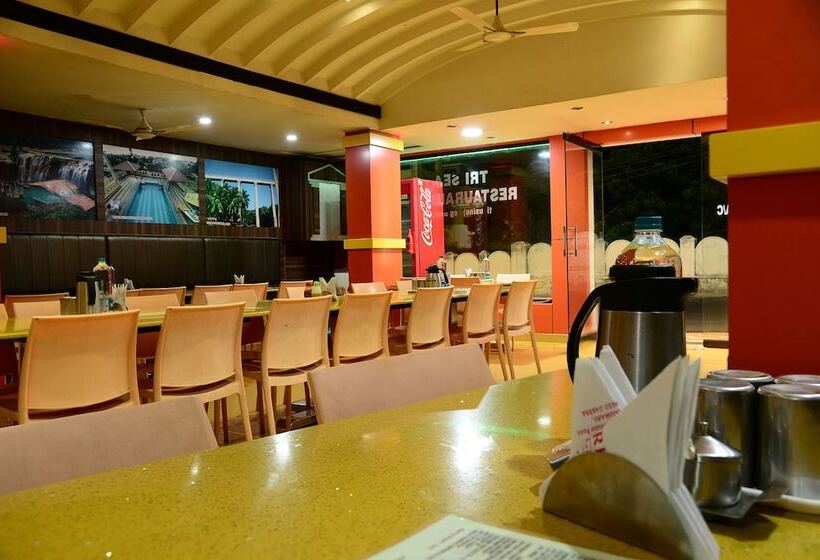 בית מלון כפרי Tri Sea