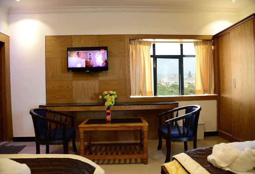 בית מלון כפרי Tri Sea