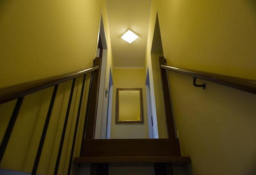 تختخواب و صبحانه Casale Simbeni