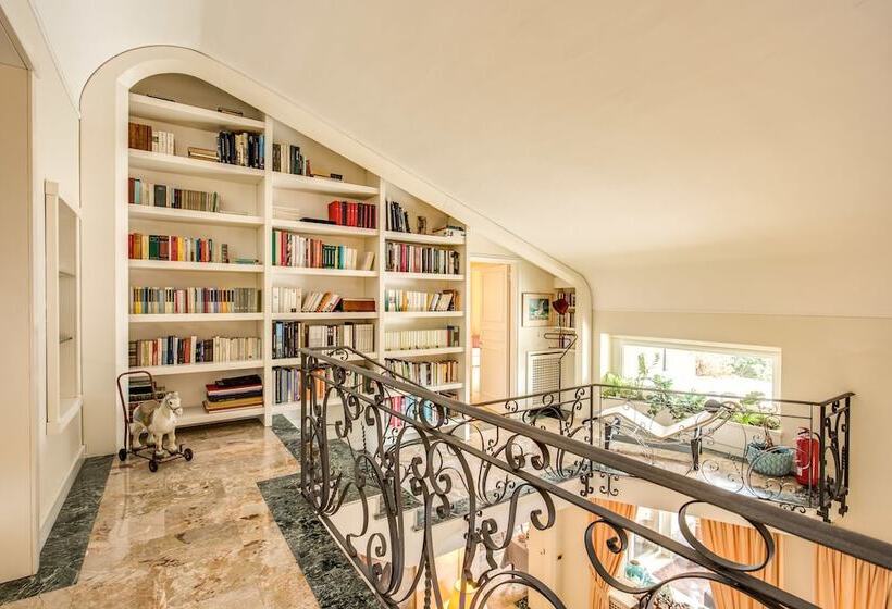 مبيت وإفطار La Gaura Guest House