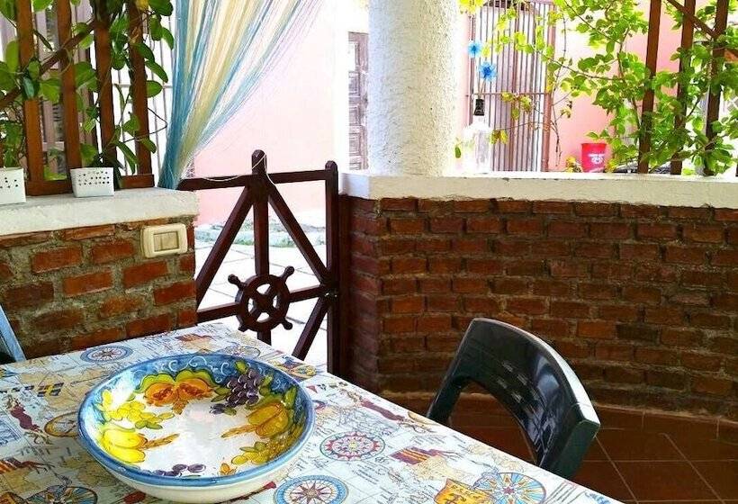تختخواب و صبحانه Limoni Sul Mare