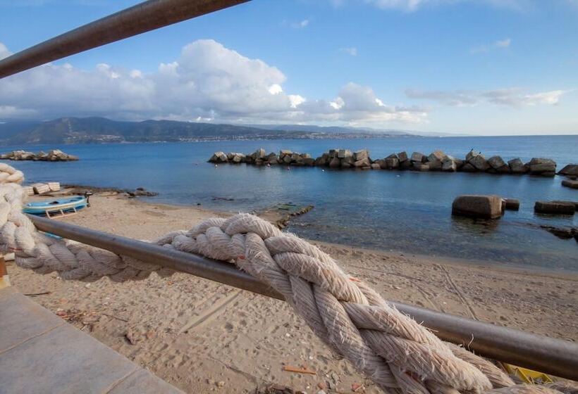 تختخواب و صبحانه Limoni Sul Mare