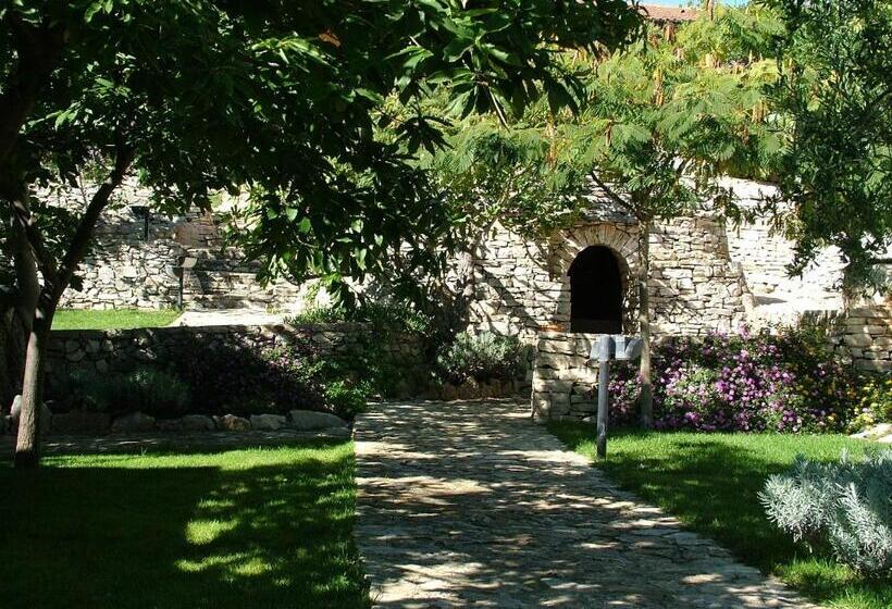 تختخواب و صبحانه Maglioferro Residence