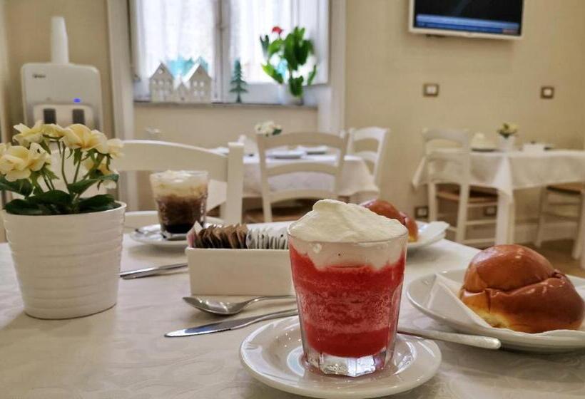 تختخواب و صبحانه Opera Relais