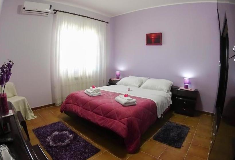 تختخواب و صبحانه Rosa Di Mare