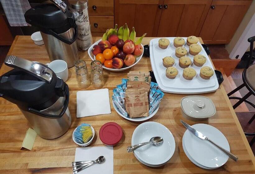 مبيت وإفطار Small Town Bound Inn