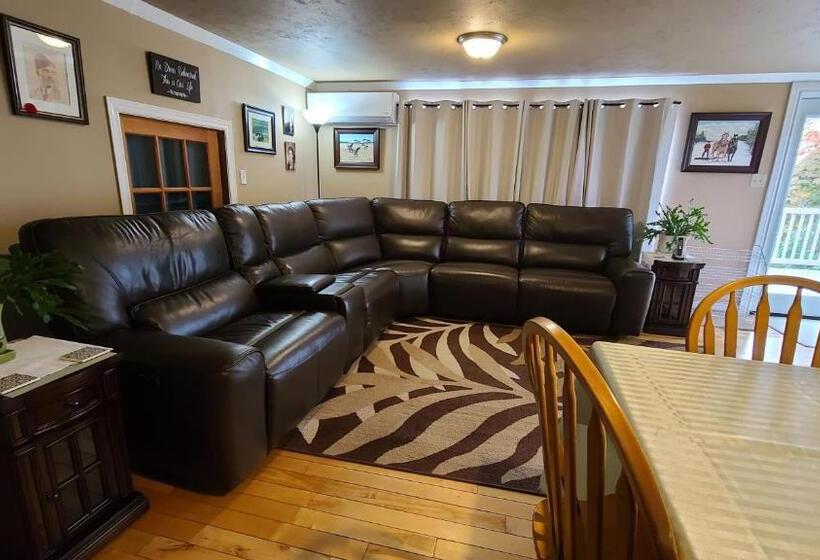 مبيت وإفطار Small Town Bound Inn