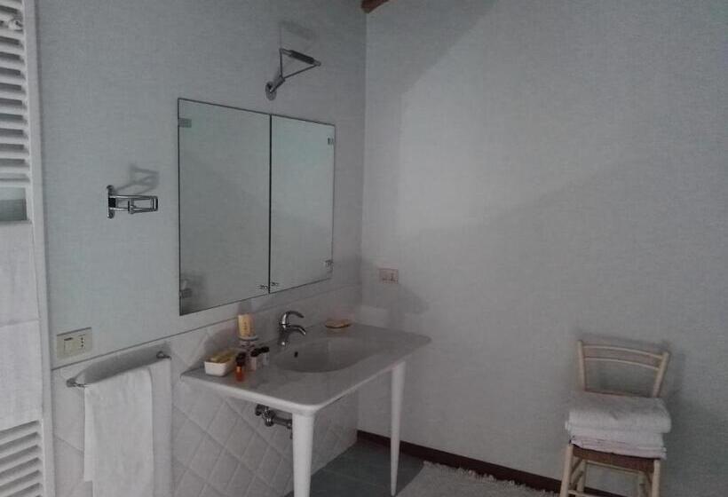 مبيت وإفطار Villarondanella