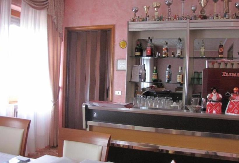 בית מלון כפרי Albergo La Primula