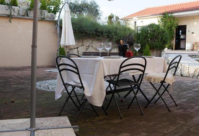 هتل Albergo Ristorante Il Ciclope