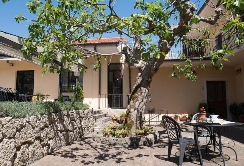 هتل Albergo Ristorante Il Ciclope
