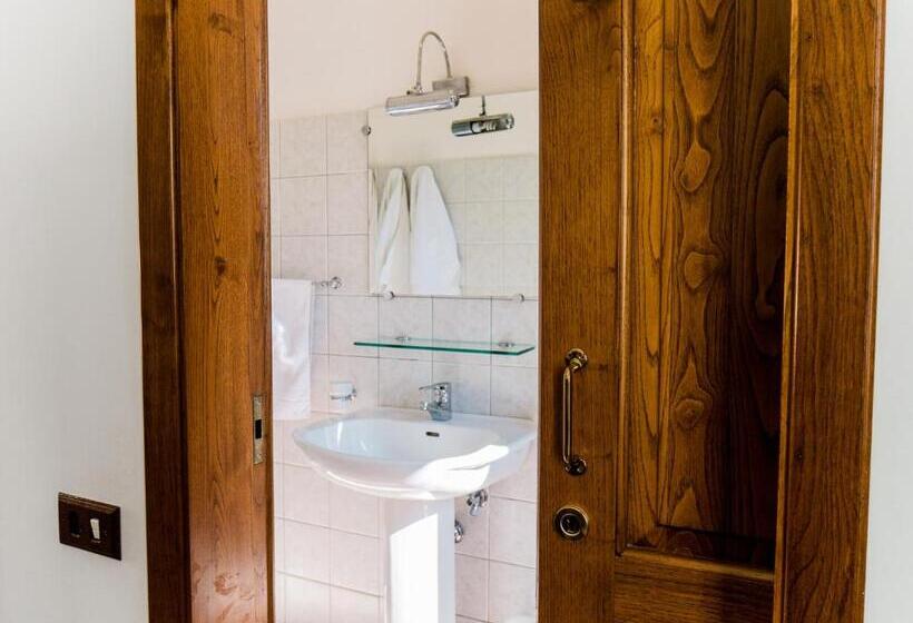 هتل Albergo Ristorante Il Ciclope