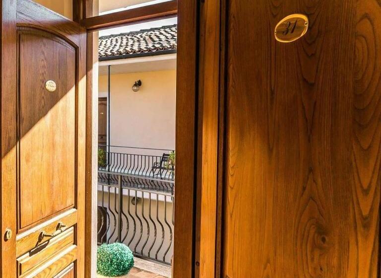هتل Albergo Ristorante Il Ciclope