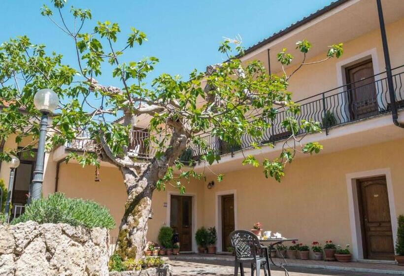 هتل Albergo Ristorante Il Ciclope