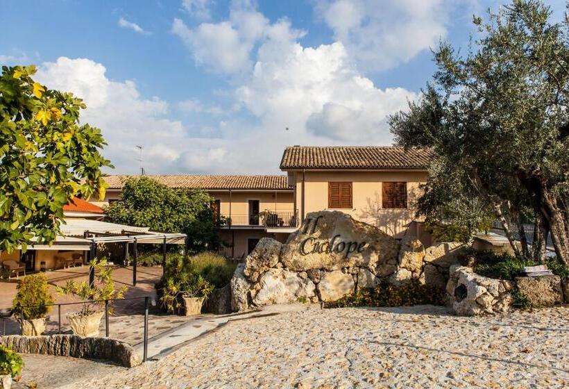 هتل Albergo Ristorante Il Ciclope
