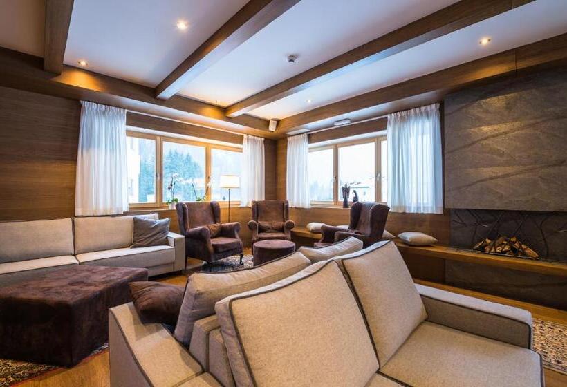 فندق Golden Park Resort