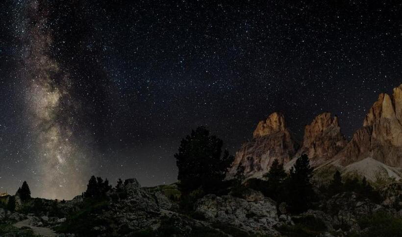 هتل Passo Sella Dolomiti Mountain Resort