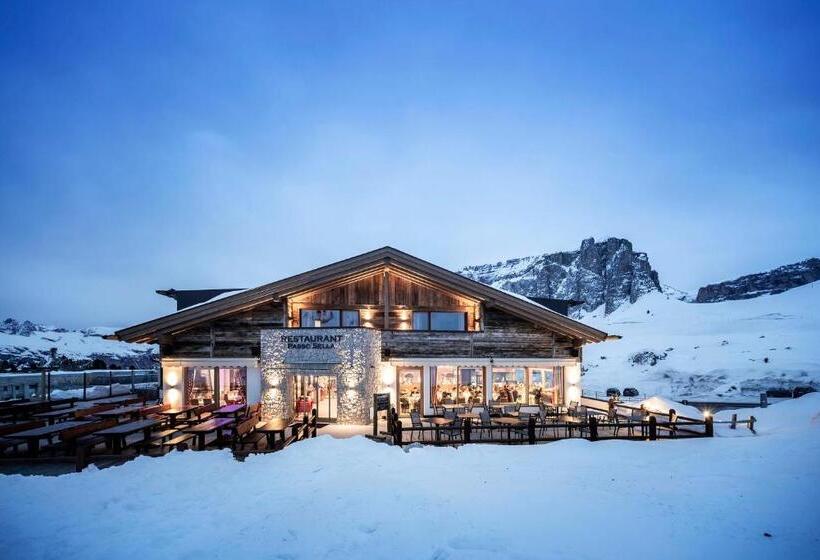هتل Passo Sella Dolomiti Mountain Resort