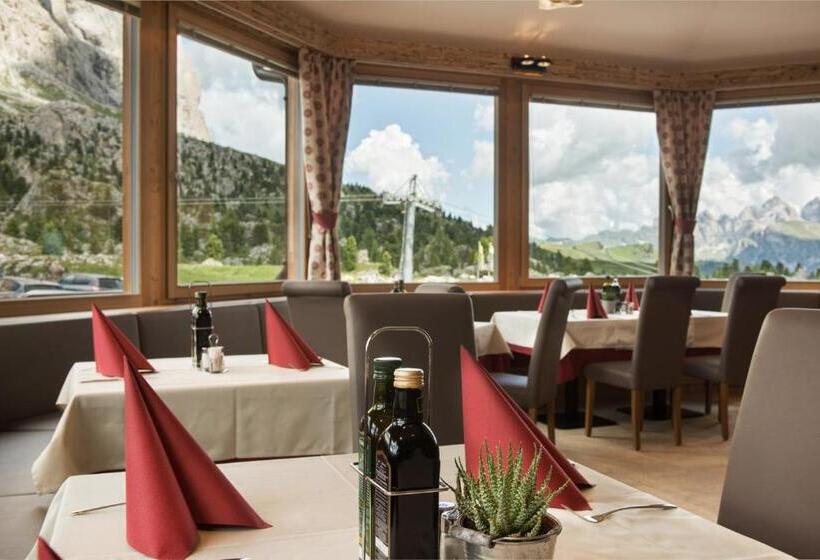 هتل Passo Sella Dolomiti Mountain Resort