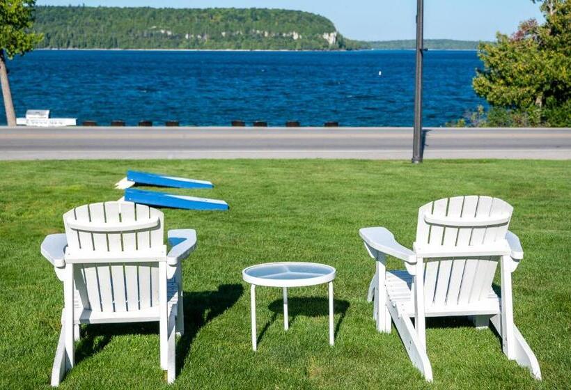 Отель Pine Grove Resort