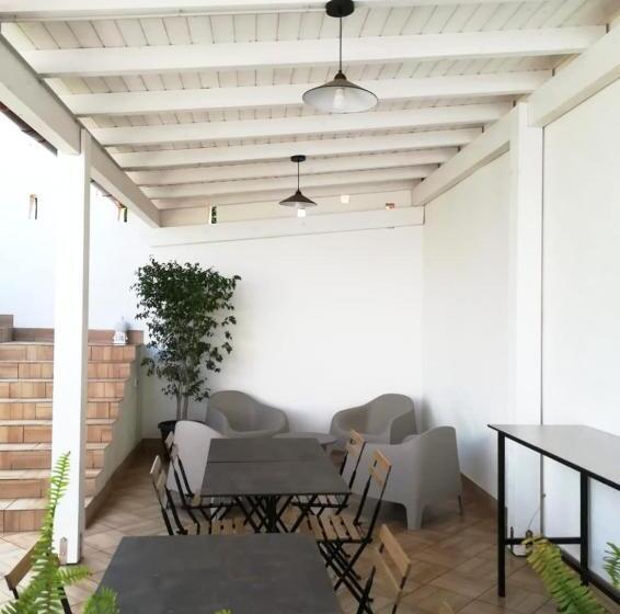 تختخواب و صبحانه Bianco Sale Trapani