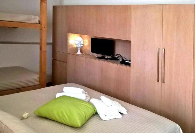 تختخواب و صبحانه Alfieri Cottage