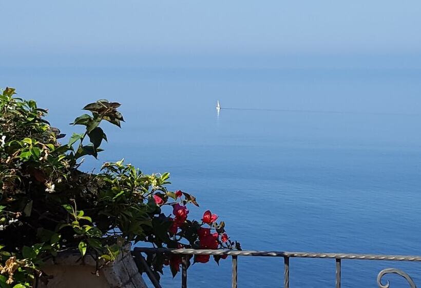 تختخواب و صبحانه La Suite Del Faro
