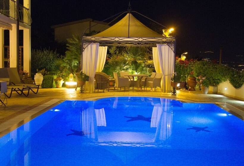 تختخواب و صبحانه La Suite Del Faro