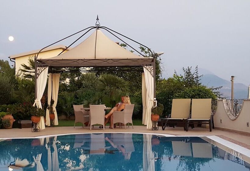 تختخواب و صبحانه La Suite Del Faro