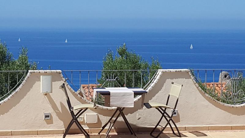 تختخواب و صبحانه La Suite Del Faro