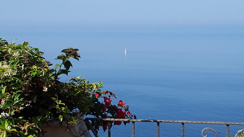 تختخواب و صبحانه La Suite Del Faro