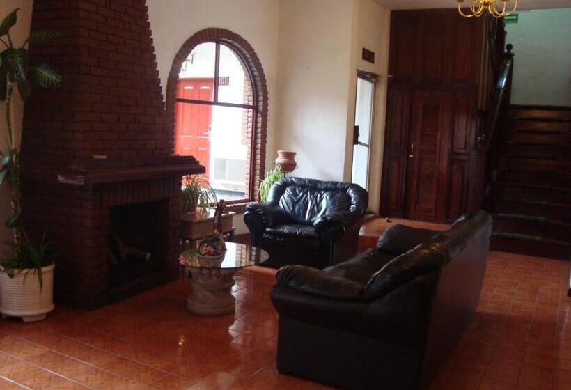 فندق Los Arcos