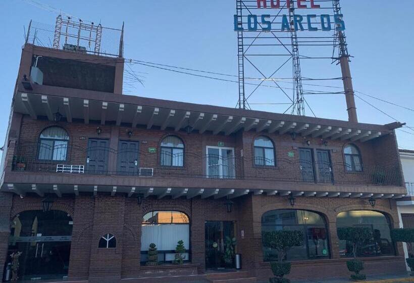 فندق Los Arcos