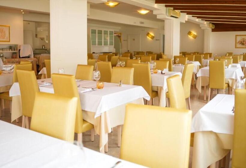 هتل Sirena Servizio Spiaggia Inclusive