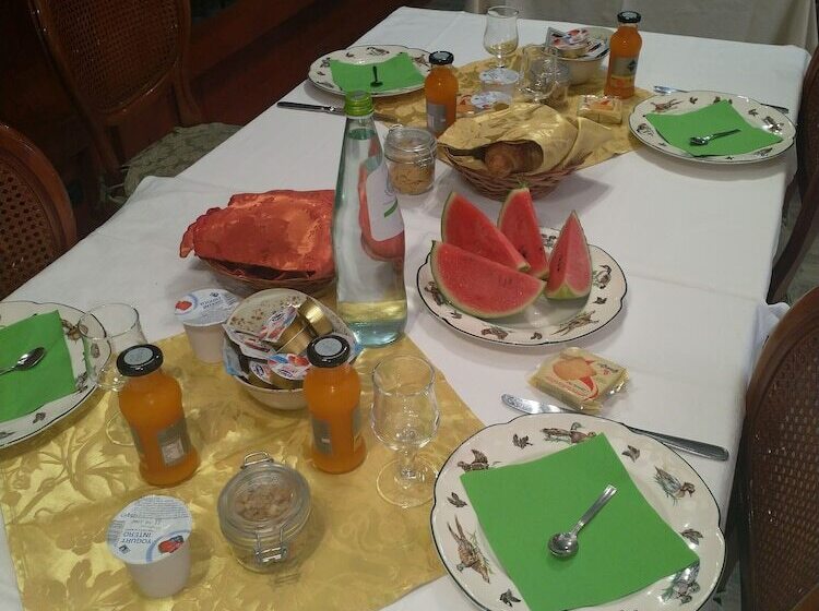 تختخواب و صبحانه Fermati Che è Tardi
