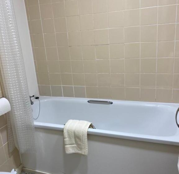 צימר The Kingswood Guest House   Adult Only