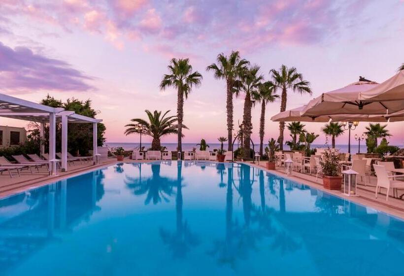 هتل Lido Degli Scogli