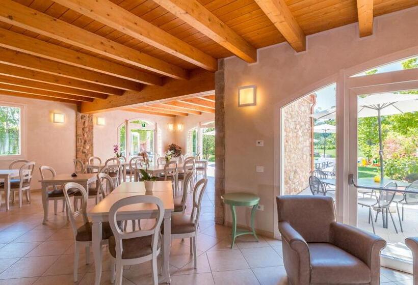 تختخواب و صبحانه Agriturismo Corte Aurea