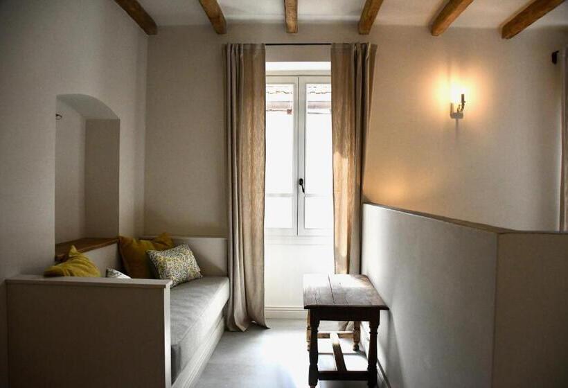 تختخواب و صبحانه Apricus Locanda Boutique