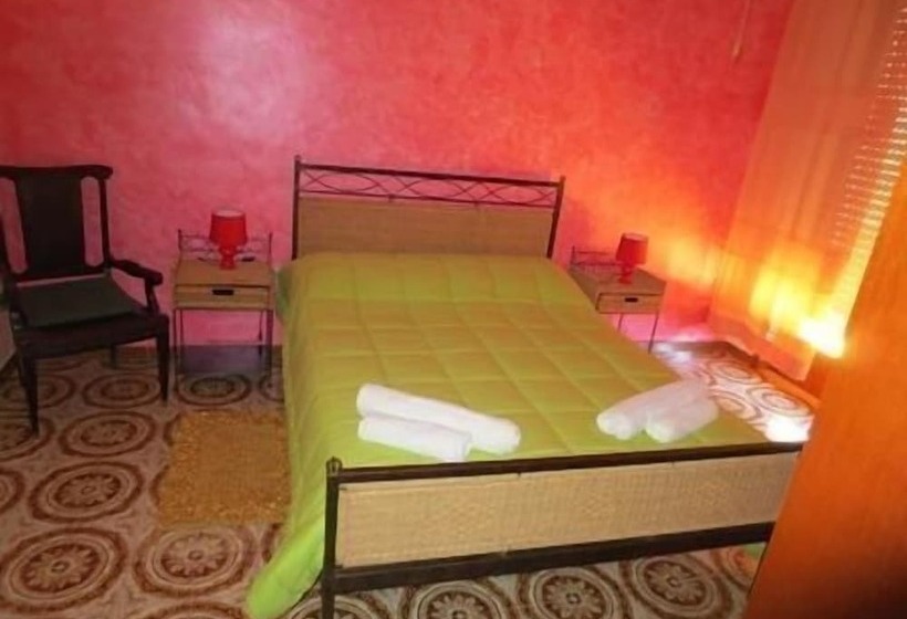 تختخواب و صبحانه Colomba Bianca