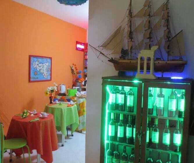 تختخواب و صبحانه Colomba Bianca